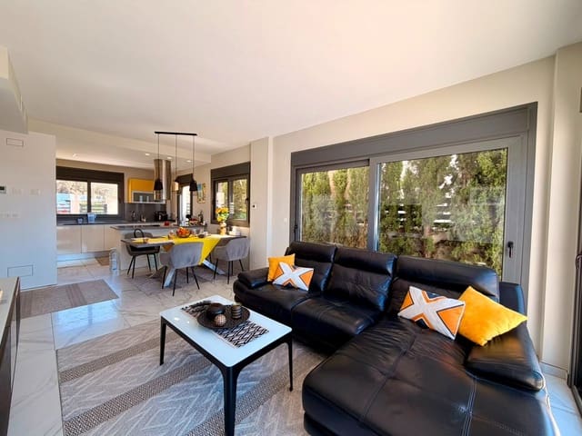 3 makuuhuone Huvila myytävänä paikassa Balcón de Finestrat - Terra Marina, Finestrat mukana uima-altaan 
autotalli - 725 000 € (Ref: 9947340)
