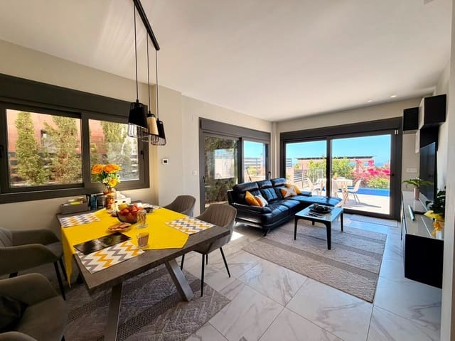 3 makuuhuone Huvila myytävänä paikassa Balcón de Finestrat - Terra Marina, Finestrat mukana uima-altaan 
autotalli - 725 000 € (Ref: 9947340)