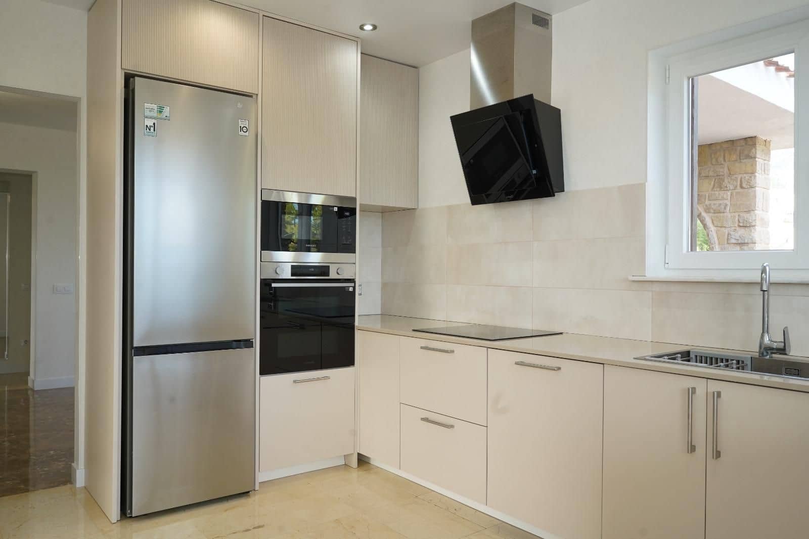 6 bedroom Villa for sale in La Nucia with pool garage - € 1,200,000 (Ref: 9962156)