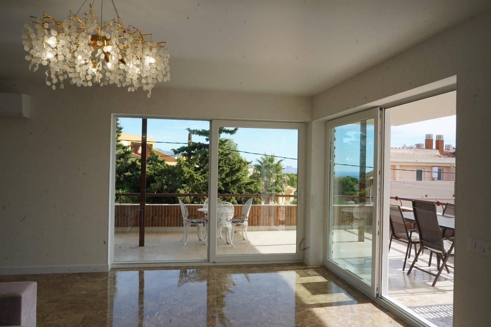 6 bedroom Villa for sale in La Nucia with pool garage - € 1,200,000 (Ref: 9962156)