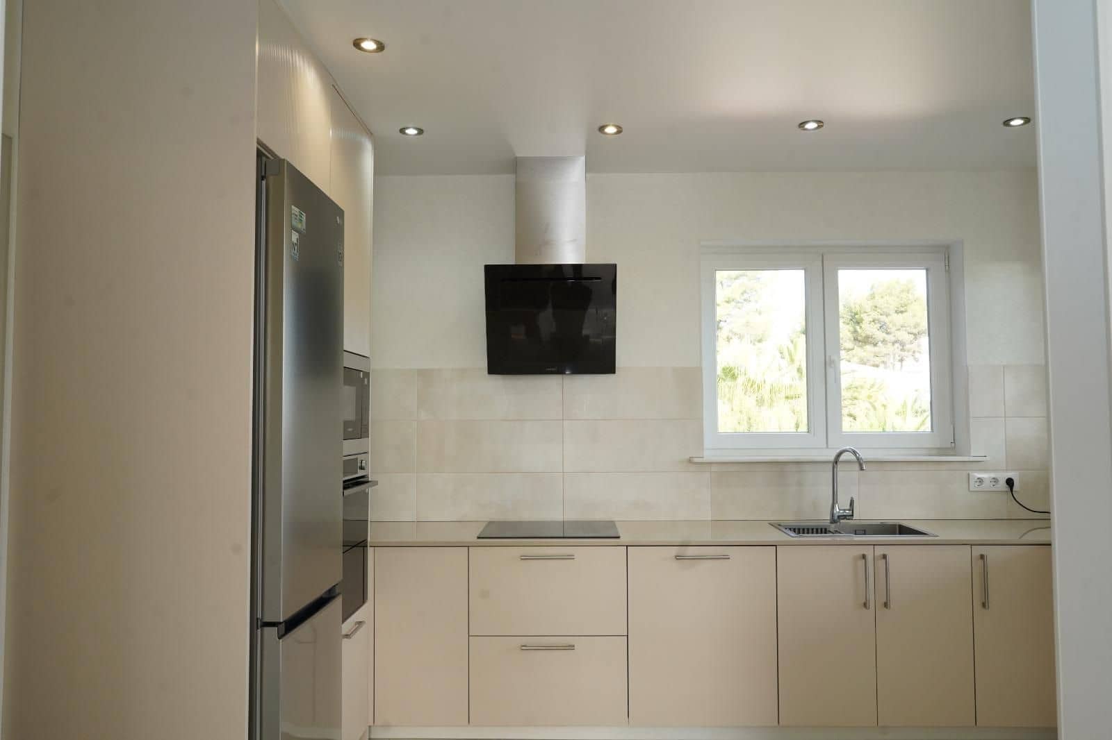 6 bedroom Villa for sale in La Nucia with pool garage - € 1,200,000 (Ref: 9962156)