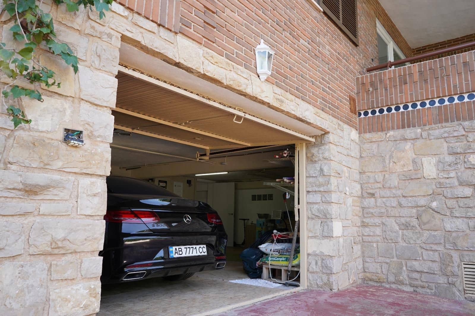 6 bedroom Villa for sale in La Nucia with pool garage - € 1,200,000 (Ref: 9962156)