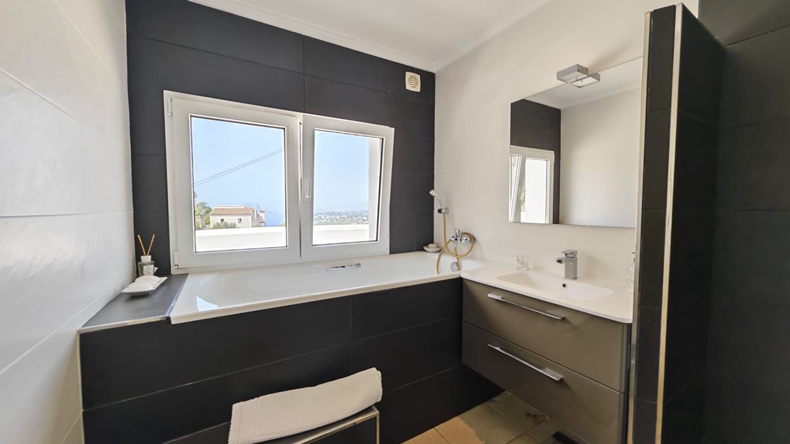 5 chambre Villa/Maison à vendre à Teulada avec piscine garage - 1 499 000 € (Ref: 9966238)