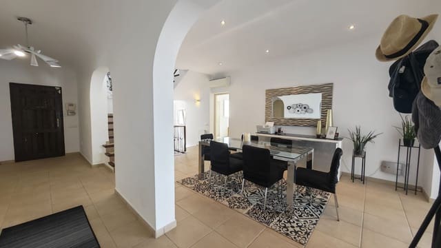 5 bedroom Villa for sale in Teulada Pueblo, Teulada-Moraira with pool garage - € 1,499,000 (Ref: 9966238)