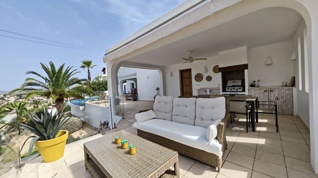 5 bedroom Villa for sale in Teulada Pueblo, Teulada-Moraira with pool garage - € 1,499,000 (Ref: 9966238)