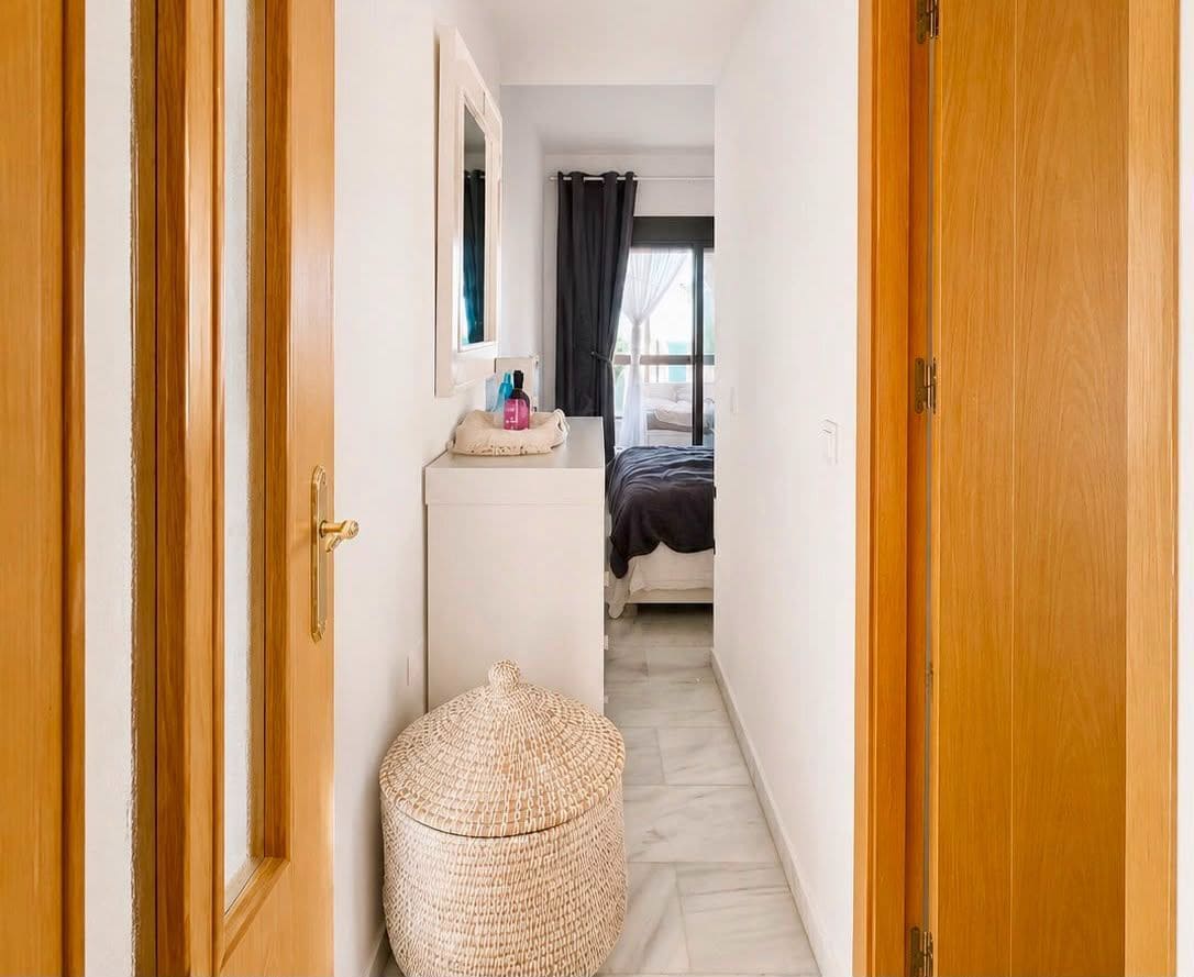 Apartamento de 2 habitaciones en Benidorm en venta con piscina garaje - 385.000 € (Ref: 9986451)