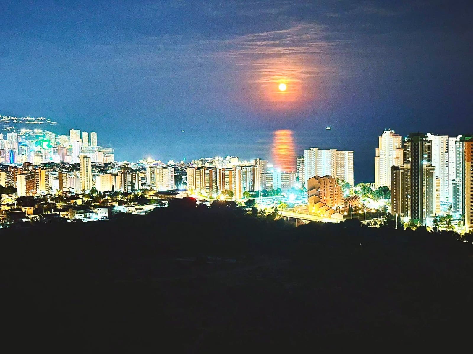 Apartamento de 2 habitaciones en Benidorm en venta con piscina garaje - 385.000 € (Ref: 9986451)