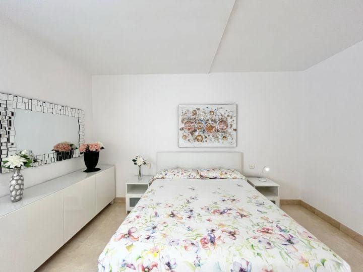 2 sypialnia Penthouse na sprzedaż w La Caleta Adeje z basenem garażem - 980 000 € (Ref: 10022527)