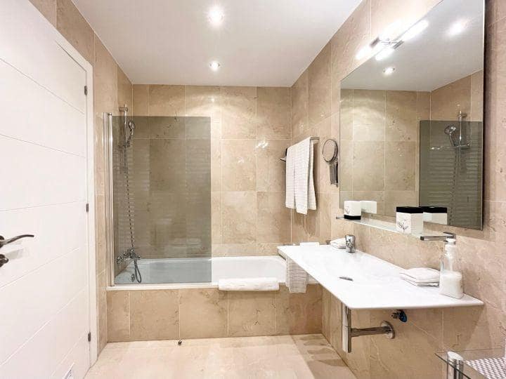 2 sypialnia Penthouse na sprzedaż w La Caleta Adeje z basenem garażem - 980 000 € (Ref: 10022527)