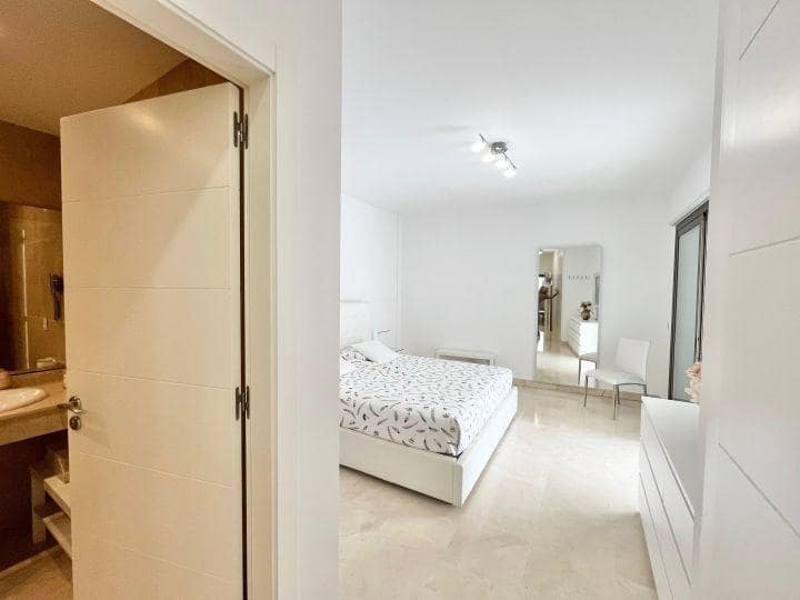 2 sypialnia Penthouse na sprzedaż w La Caleta Adeje z basenem garażem - 980 000 € (Ref: 10022527)