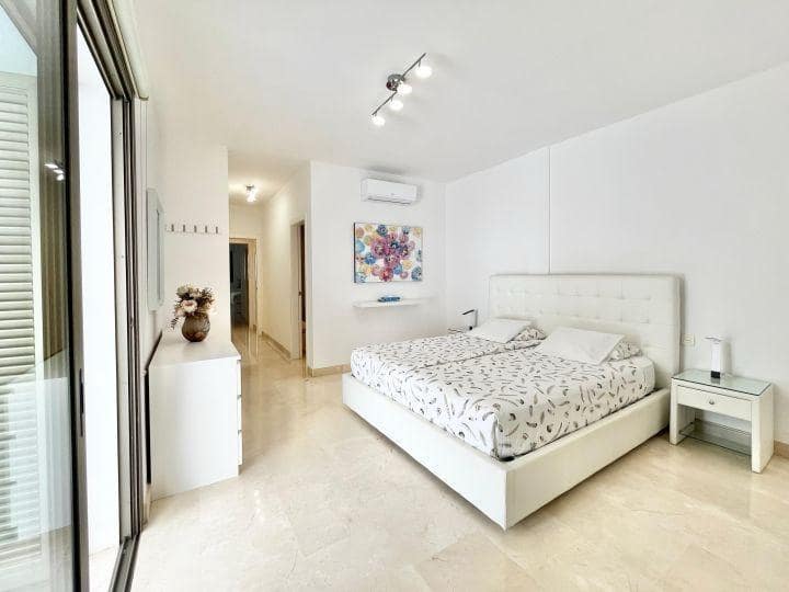2 sypialnia Penthouse na sprzedaż w La Caleta Adeje z basenem garażem - 980 000 € (Ref: 10022527)