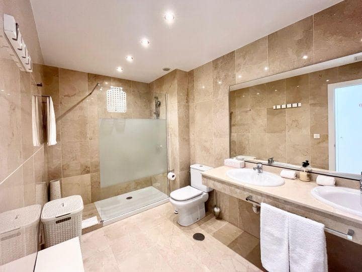 2 sypialnia Penthouse na sprzedaż w La Caleta Adeje z basenem garażem - 980 000 € (Ref: 10022527)