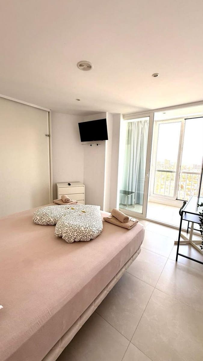 2 bedroom Apartment for sale in Playa de las Americas - € 459,000 (Ref: 10022528)