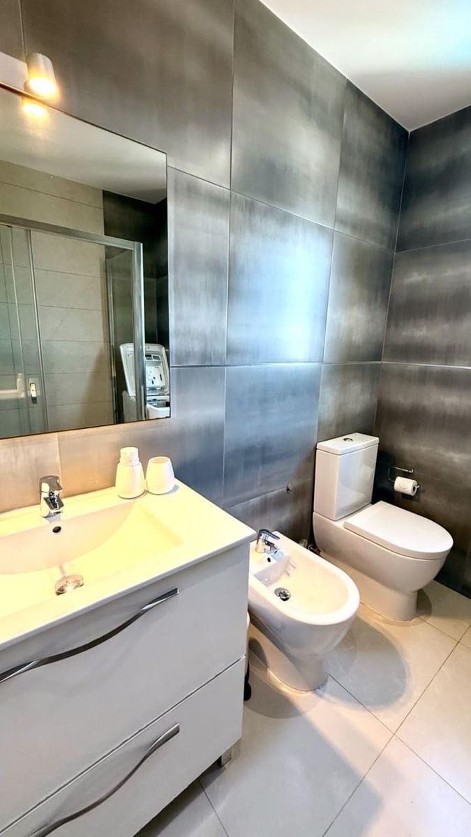 2 bedroom Apartment for sale in Playa de las Americas - € 459,000 (Ref: 10022528)
