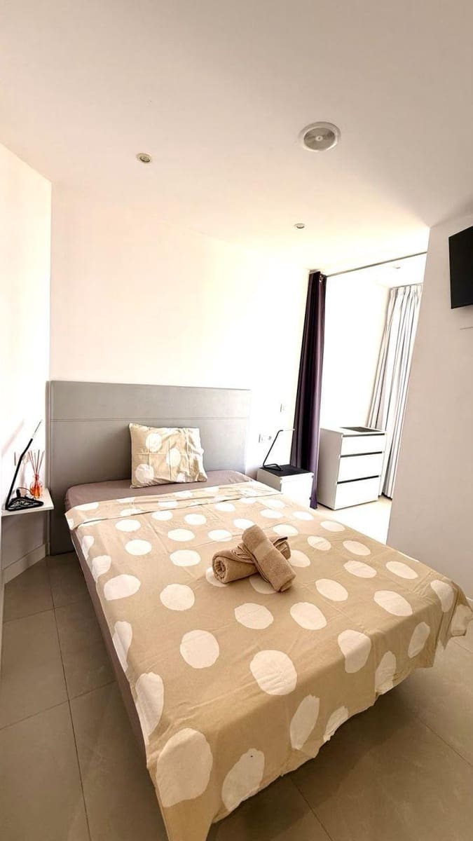 2 bedroom Apartment for sale in Playa de las Americas - € 459,000 (Ref: 10022528)