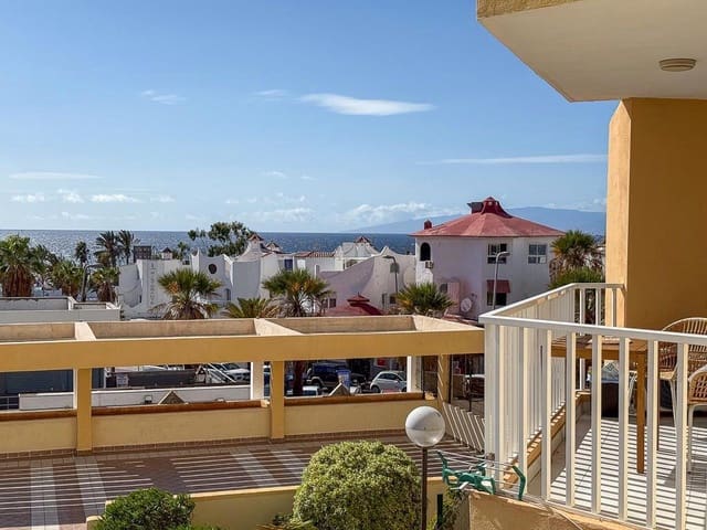 Apartamento de 2 habitaciones en Playa de las Americas, Arona en venta con piscina garaje - 395.000 € (Ref: 10049326)
