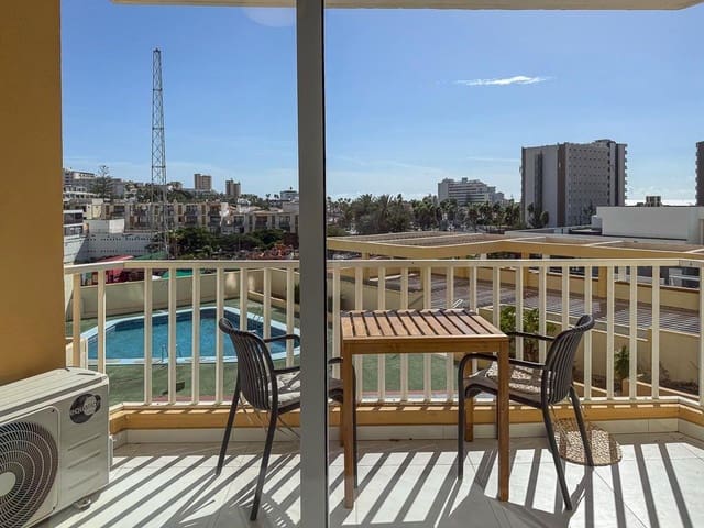 Apartamento de 2 habitaciones en Playa de las Americas, Arona en venta con piscina garaje - 395.000 € (Ref: 10049326)