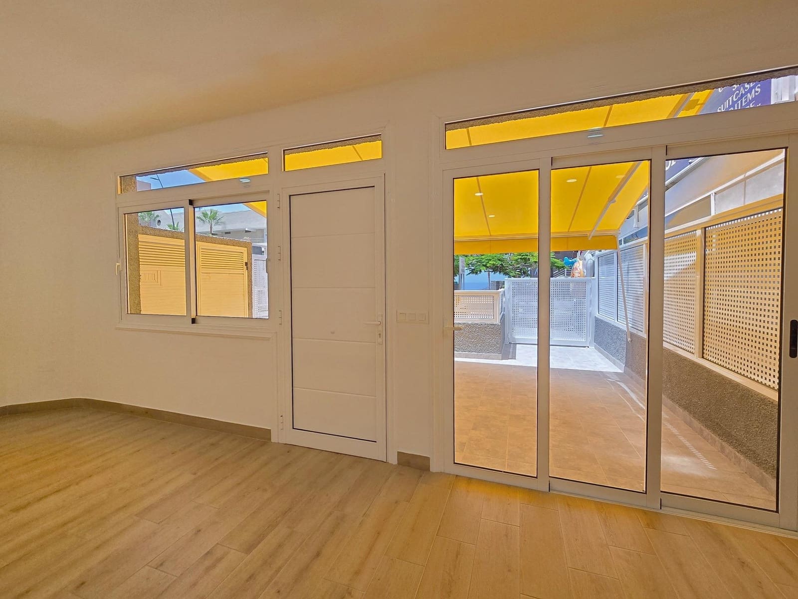 2 Zimmer Apartment zu verkaufen in El Varadero mit Pool Garage - 360.000 € (Ref: 10059180)