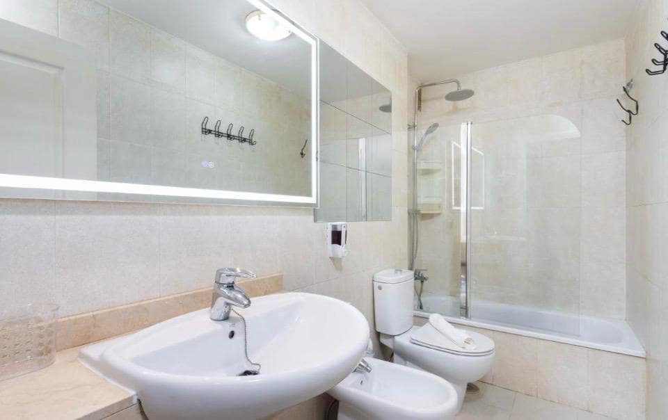 1 chambre Appartement à vendre à Playa del Duque avec piscine - 420 000 € (Ref: 10059181)