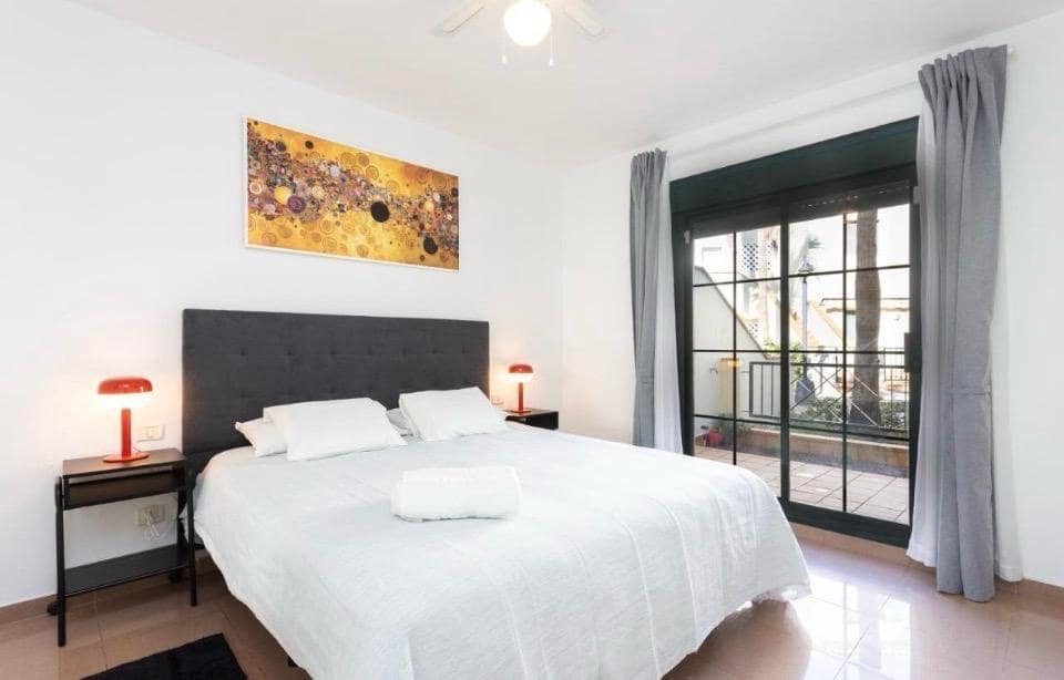 1 chambre Appartement à vendre à Playa del Duque avec piscine - 420 000 € (Ref: 10059181)