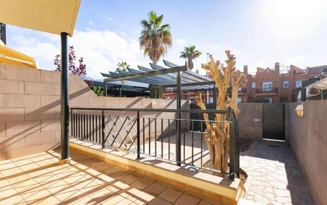 1 chambre Appartement à vendre à Playa del Duque, Adeje avec piscine - 420 000 € (Ref: 10059181)