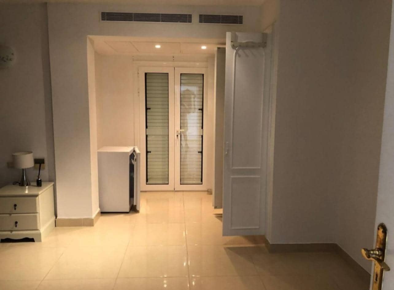 7 soverom Villa til salgs i Costa Adeje med svømmebasseng garasje - € 1 878 000 (Ref: 10090820)
