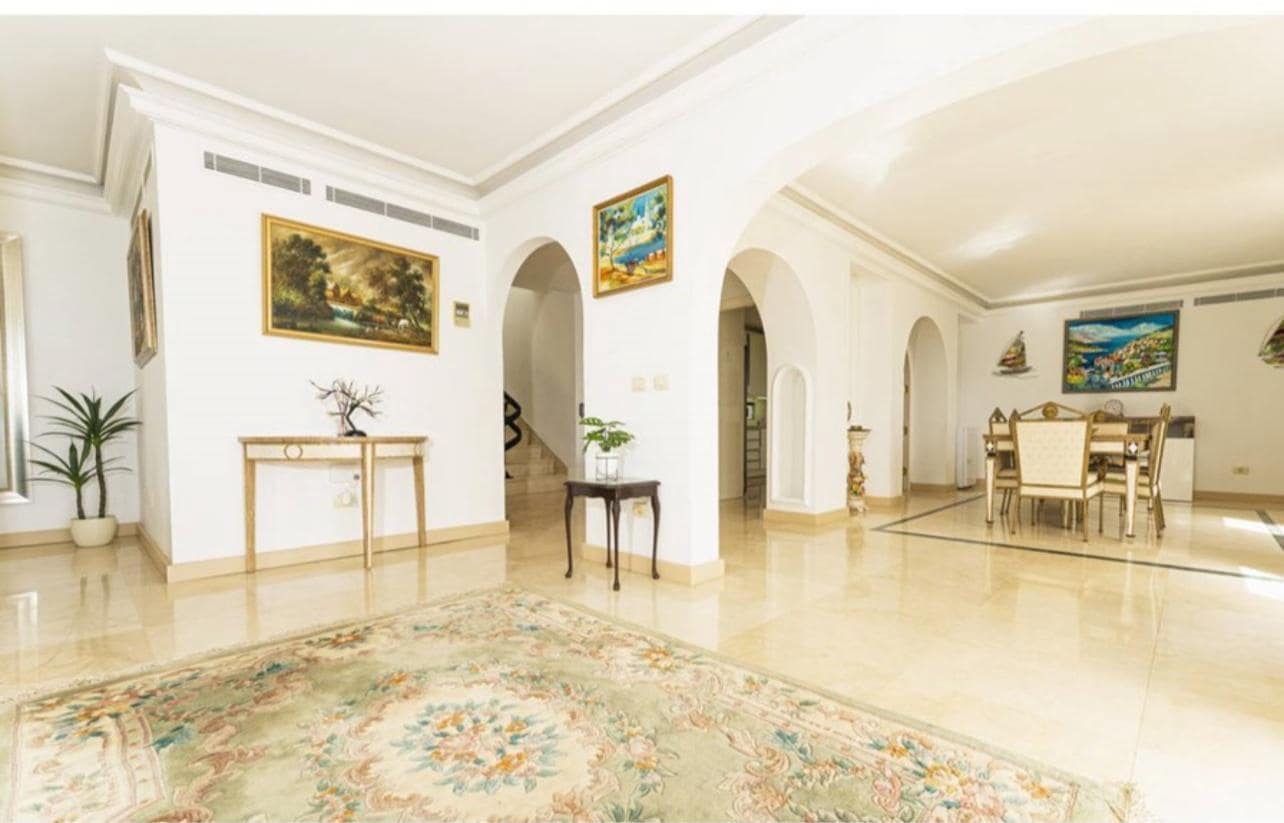 7 soverom Villa til salgs i Costa Adeje med svømmebasseng garasje - € 1 878 000 (Ref: 10090820)