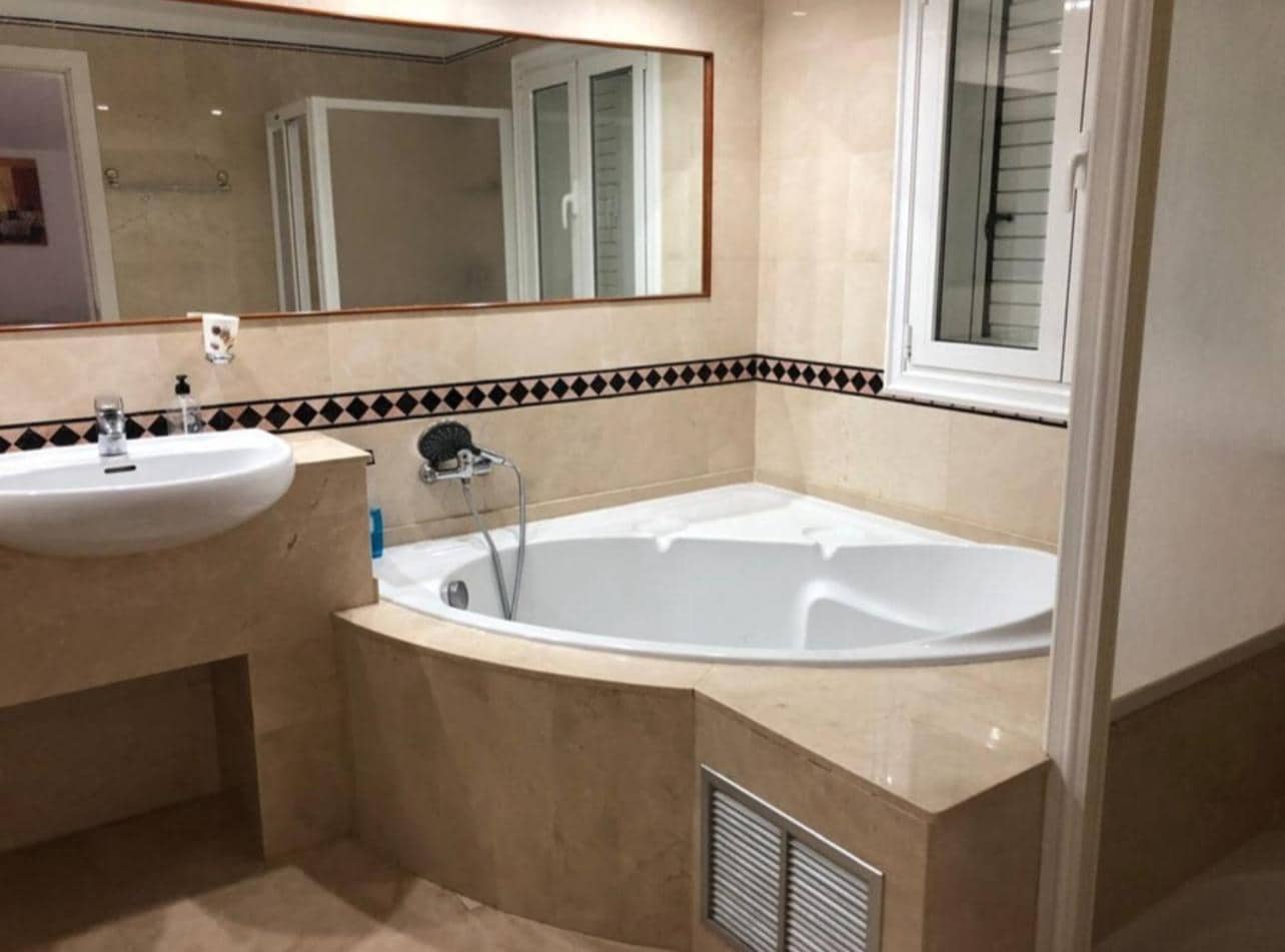 7 soverom Villa til salgs i Costa Adeje med svømmebasseng garasje - € 1 878 000 (Ref: 10090820)