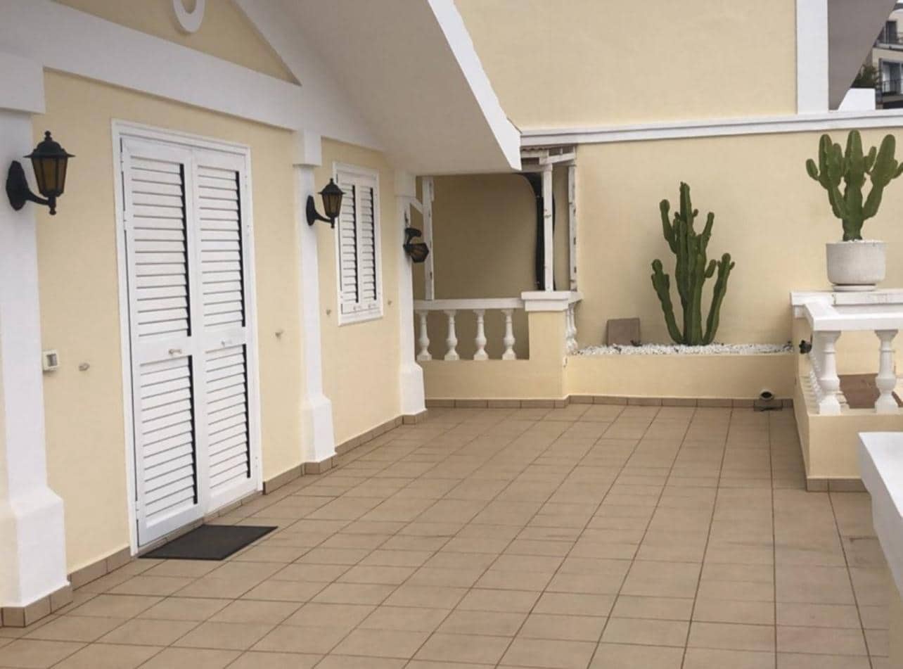 7 soverom Villa til salgs i Costa Adeje med svømmebasseng garasje - € 1 878 000 (Ref: 10090820)