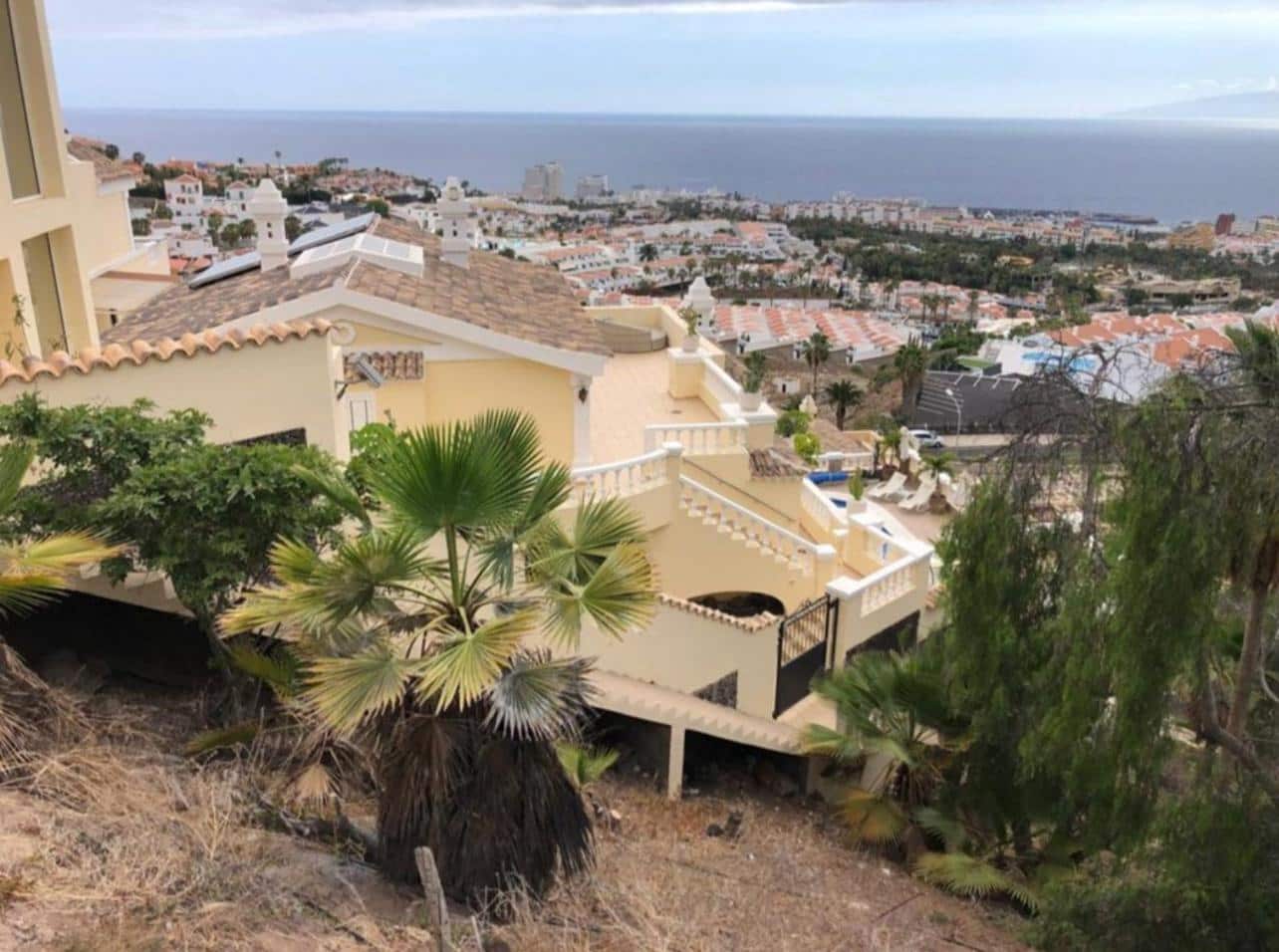 7 soverom Villa til salgs i Costa Adeje med svømmebasseng garasje - € 1 878 000 (Ref: 10090820)