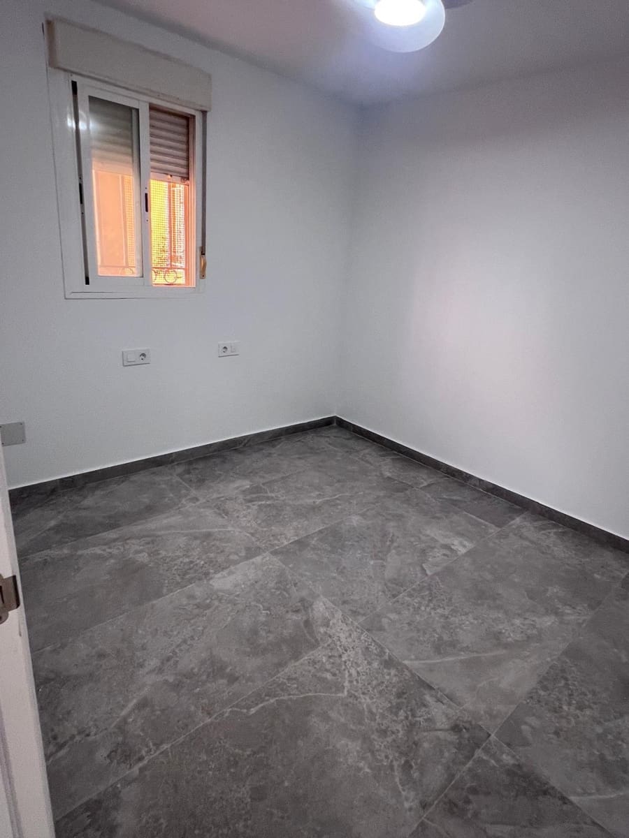 2 quarto Apartamento para venda em Los Cristianos com piscina garagem - 540 000 € (Ref: 10090823)
