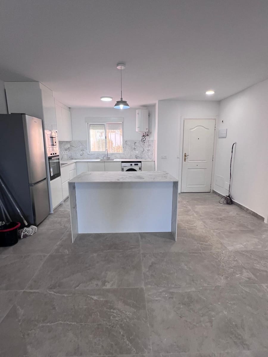 2 quarto Apartamento para venda em Los Cristianos com piscina garagem - 540 000 € (Ref: 10090823)