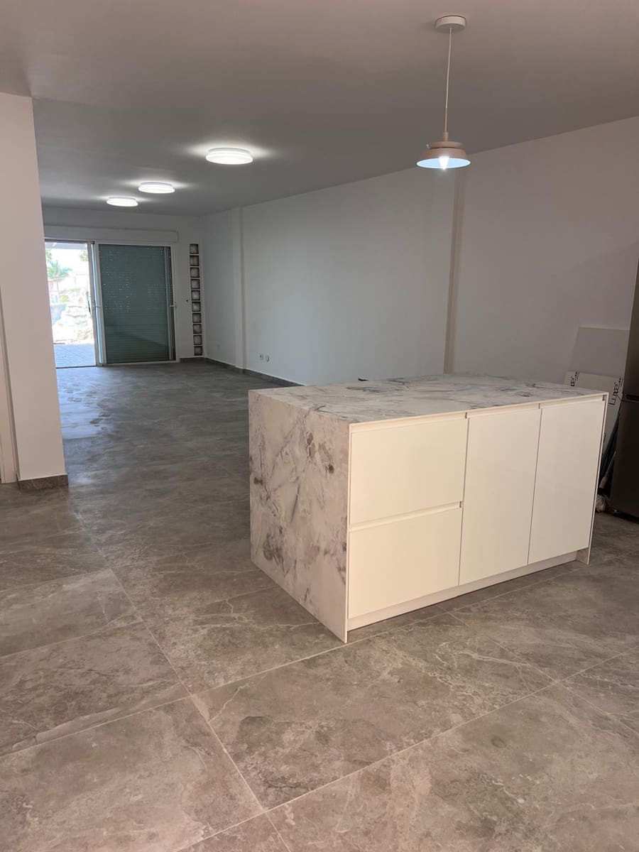 2 quarto Apartamento para venda em Los Cristianos com piscina garagem - 540 000 € (Ref: 10090823)