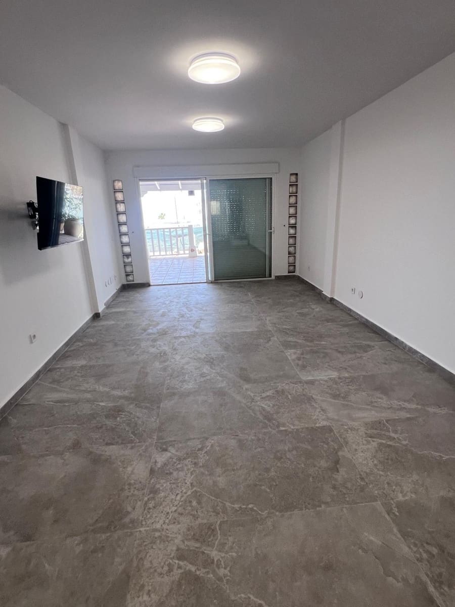 2 quarto Apartamento para venda em Los Cristianos com piscina garagem - 540 000 € (Ref: 10090823)