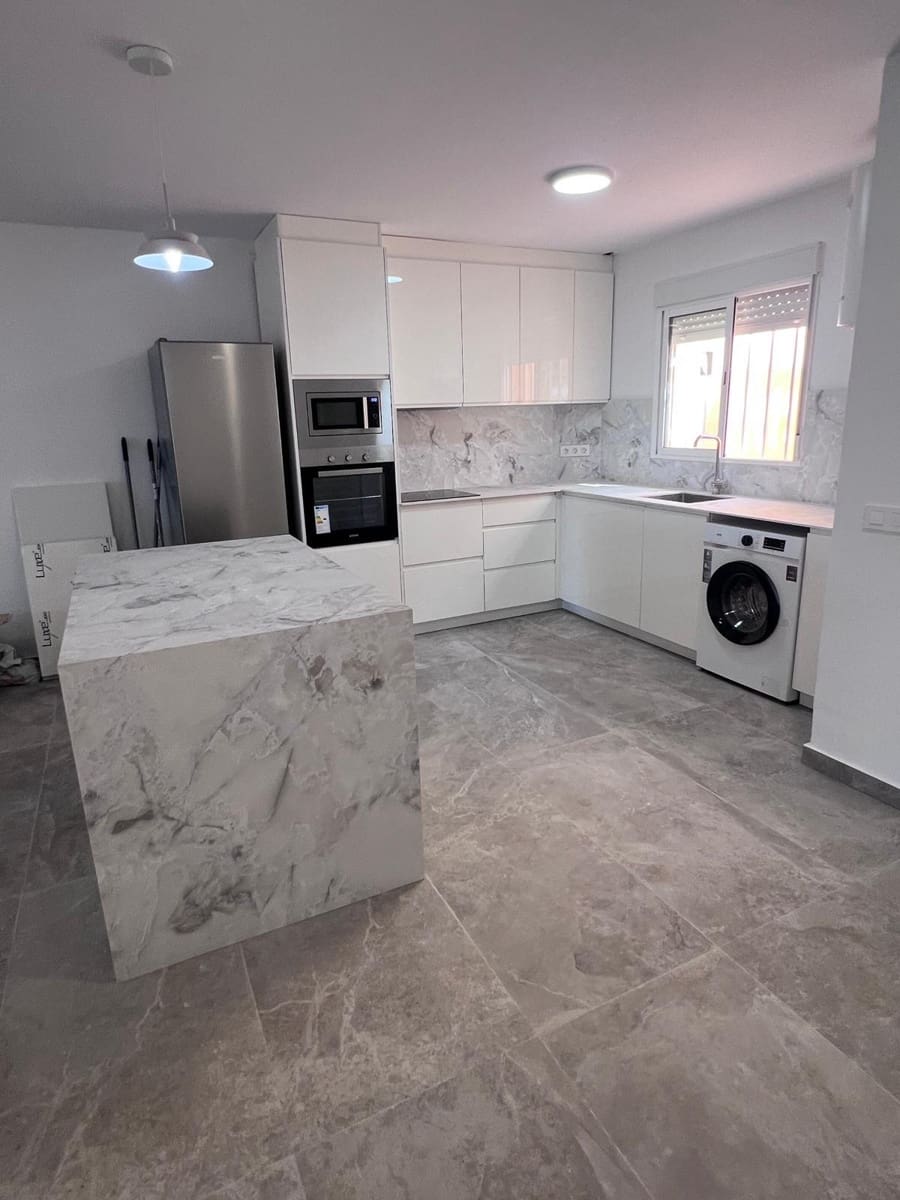 2 quarto Apartamento para venda em Los Cristianos com piscina garagem - 540 000 € (Ref: 10090823)