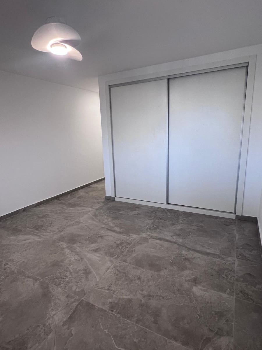 2 quarto Apartamento para venda em Los Cristianos com piscina garagem - 540 000 € (Ref: 10090823)