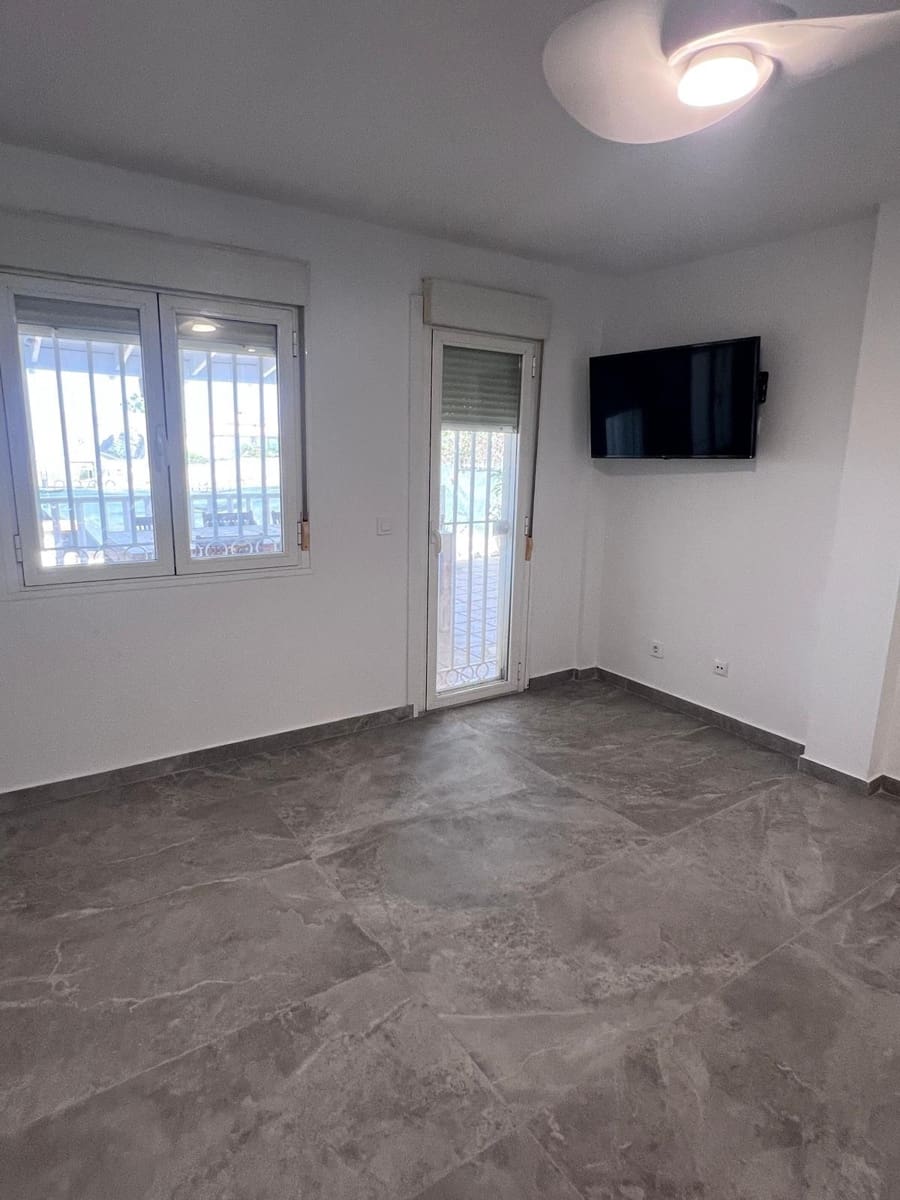 2 quarto Apartamento para venda em Los Cristianos com piscina garagem - 540 000 € (Ref: 10090823)