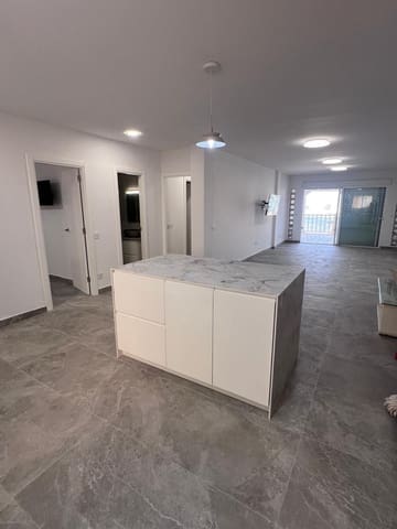 2 quarto Apartamento para venda em Los Cristianos, Arona com piscina garagem - 540 000 € (Ref: 10090823)
