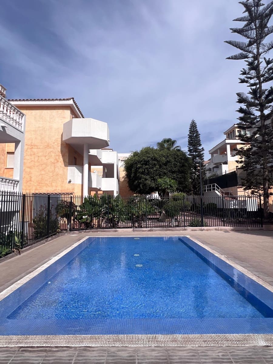 2 quarto Apartamento para venda em Los Cristianos com piscina garagem - 540 000 € (Ref: 10090823)