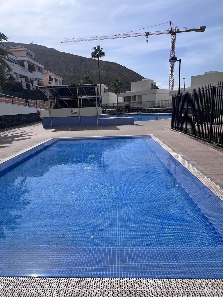 2 quarto Apartamento para venda em Los Cristianos com piscina garagem - 540 000 € (Ref: 10090823)