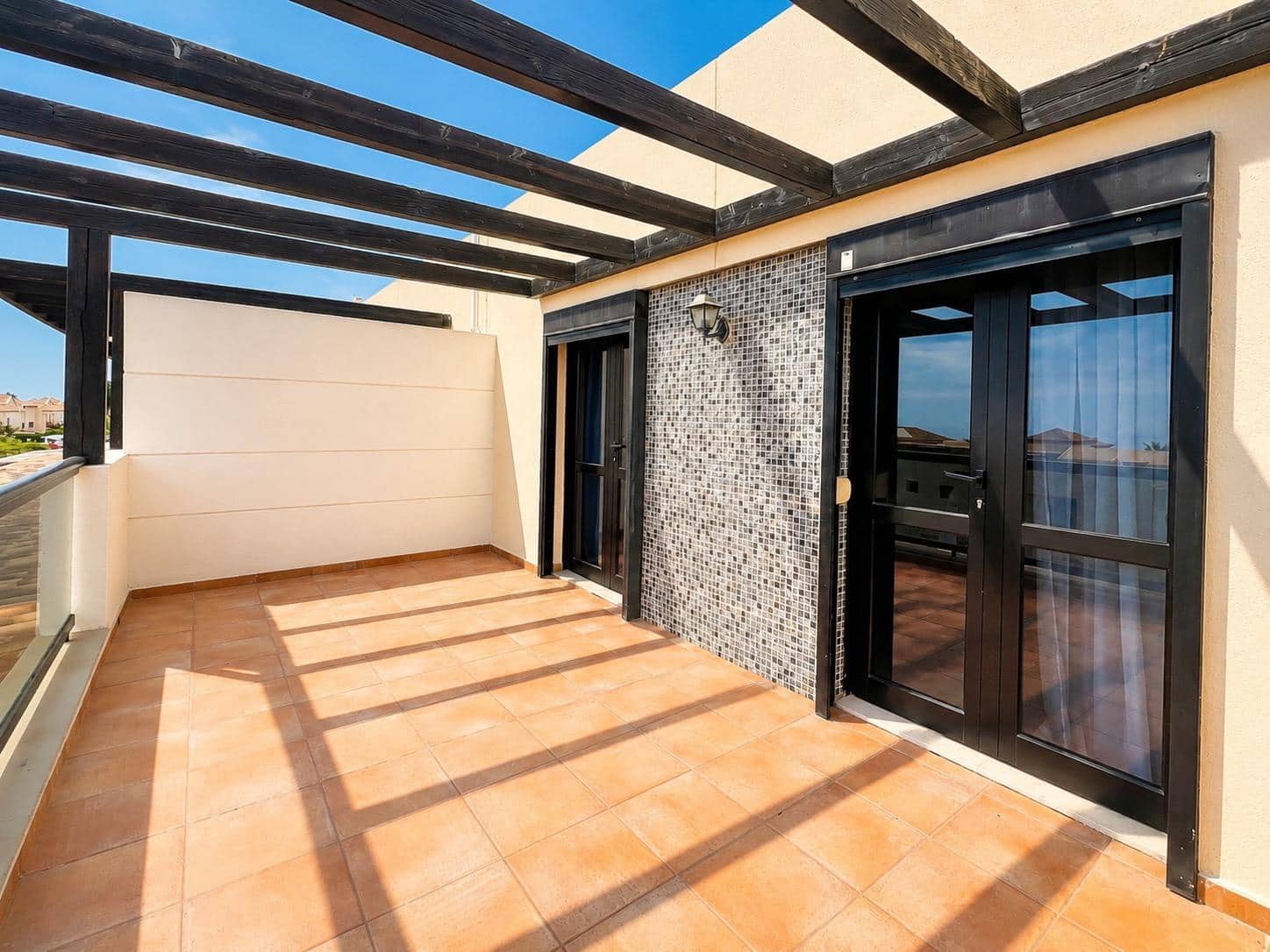3 chambre Villa/Maison Mitoyenne à vendre à Adeje avec garage - 485 000 € (Ref: 10100477)