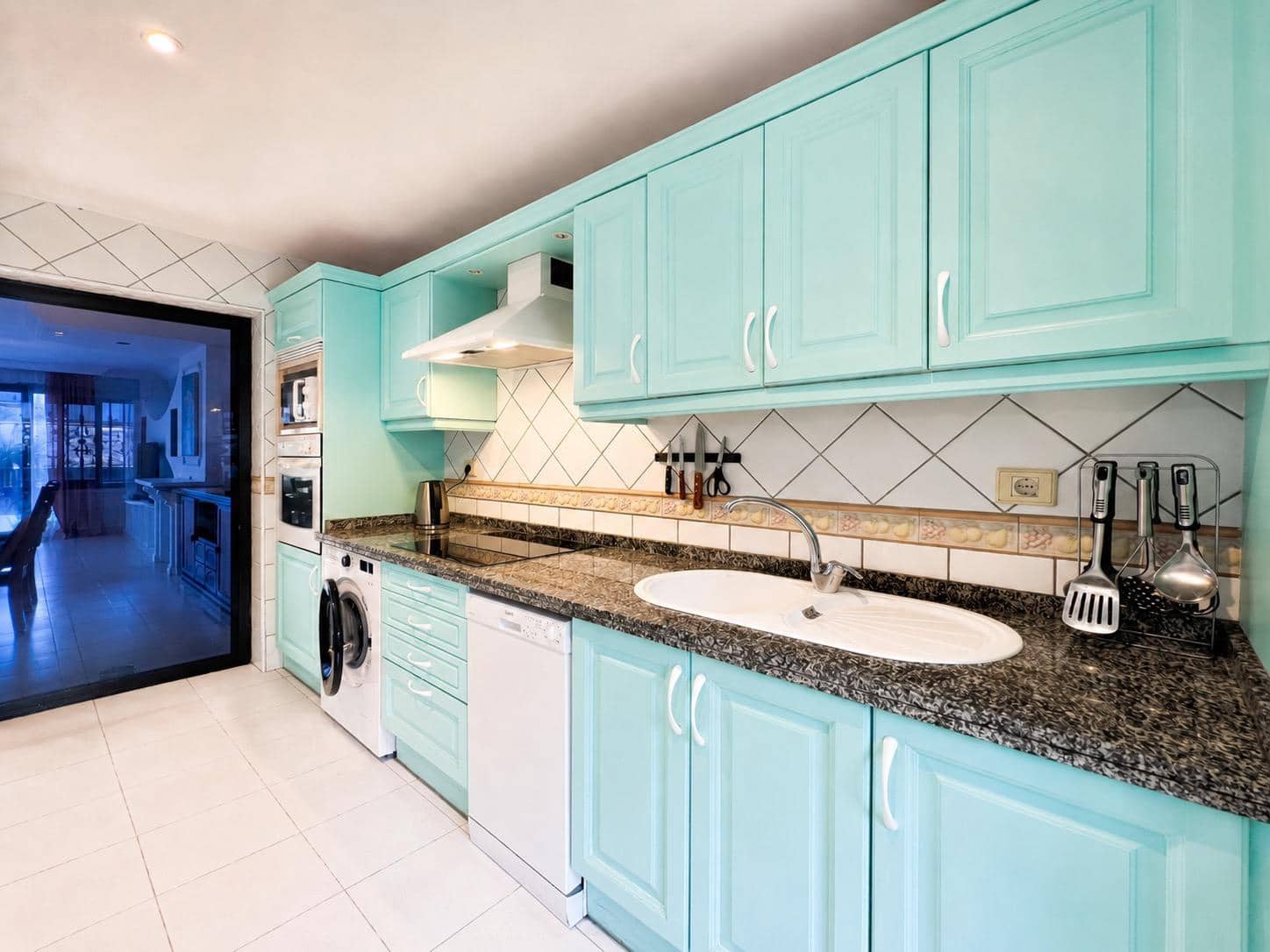 3 chambre Villa/Maison Mitoyenne à vendre à Adeje avec garage - 485 000 € (Ref: 10100477)