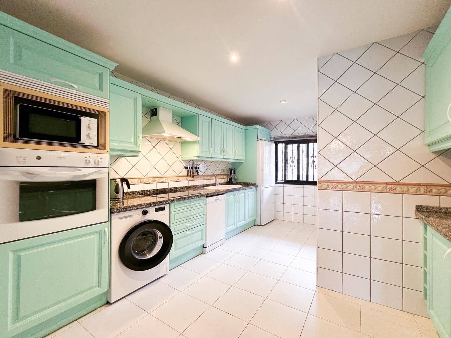 3 chambre Villa/Maison Mitoyenne à vendre à Adeje avec garage - 485 000 € (Ref: 10100477)