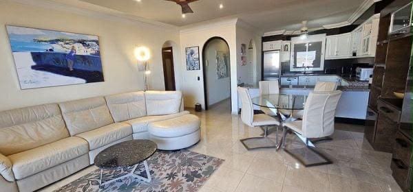 Apartamento de 2 habitaciones en Roque del Conde en venta con piscina garaje - 395.000 € (Ref: 10100478)