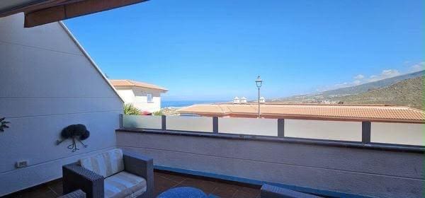 Apartamento de 2 habitaciones en Roque del Conde, Adeje en venta con piscina garaje - 395.000 € (Ref: 10100478)