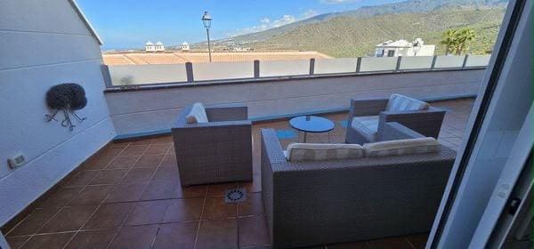 Apartamento de 2 habitaciones en Roque del Conde, Adeje en venta con piscina garaje - 395.000 € (Ref: 10100478)