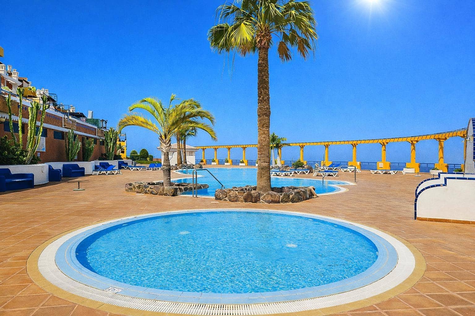 2 sypialnia Apartament na sprzedaż w Roque del Conde z basenem garażem - 380 000 € (Ref: 10109744)