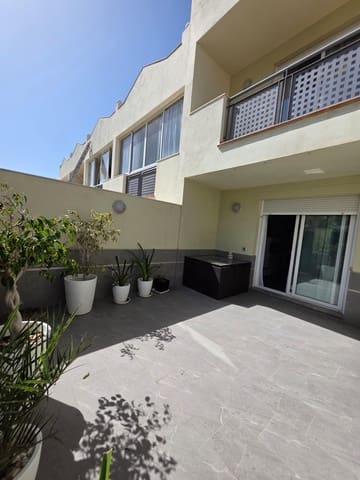 3 sypialnia Dom szeregowy na sprzedaż w Playa Fañabe, Adeje z basenem garażem - 470 000 € (Ref: 10129550)