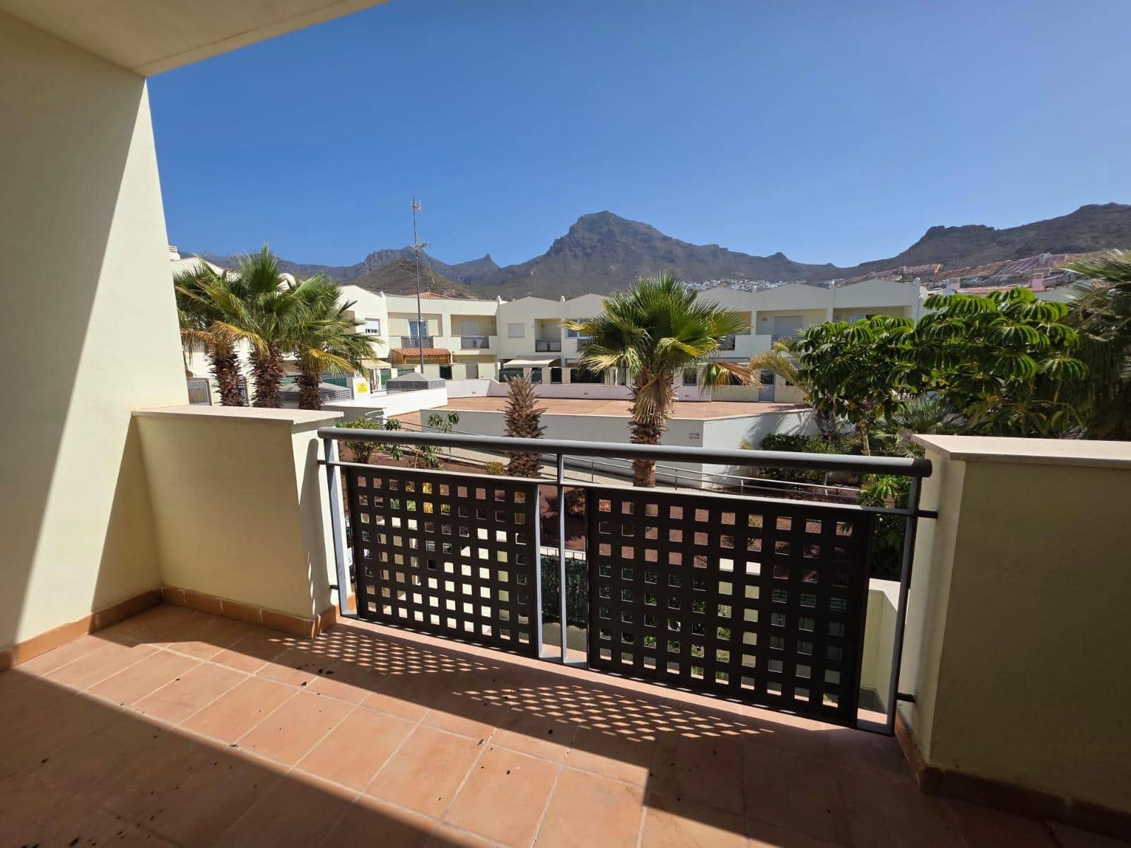 3 Zimmer Reihenhaus zu verkaufen in Playa Fanabe mit Pool Garage - 470.000 € (Ref: 10129550)