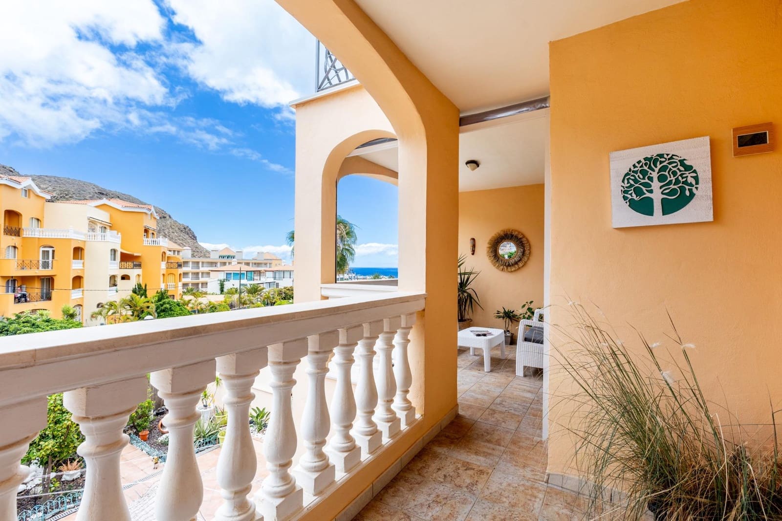 2 bedroom Apartment for sale in Los Cristianos with pool - € 455,000 (Ref: 10129552)
